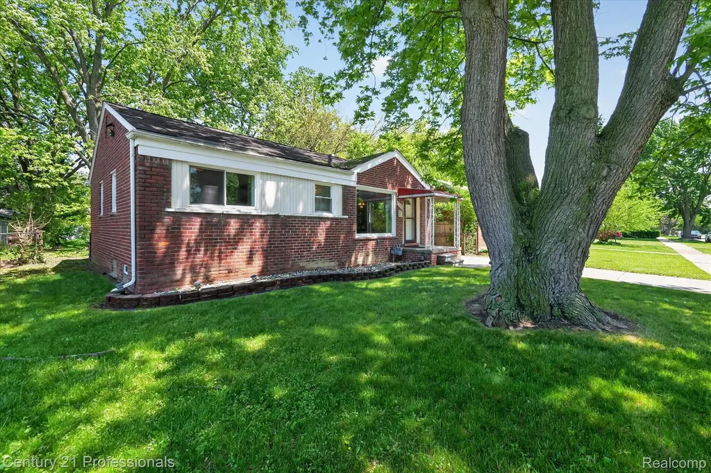 28688 Emerson Street Inkster City MI 48141