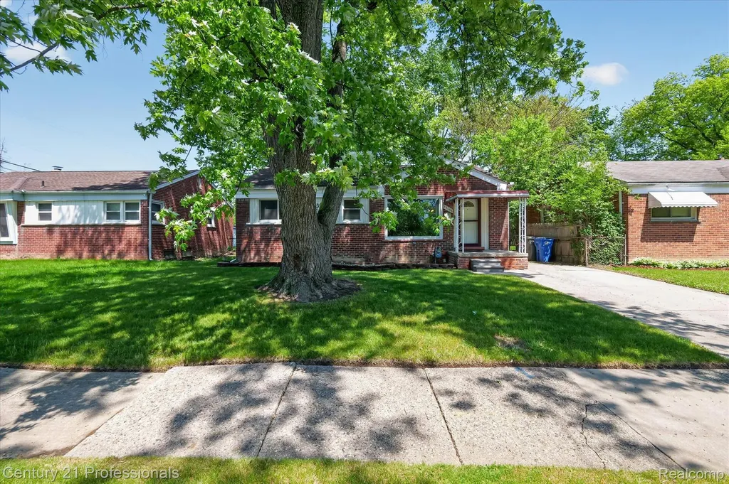 28688 Emerson Street Inkster City MI 48141