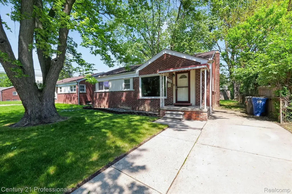 28688 Emerson Street Inkster City MI 48141