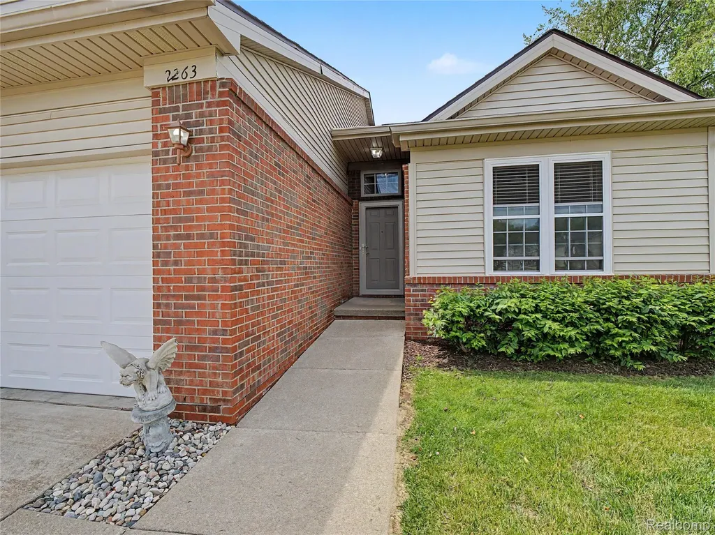 2263 Crystal Crossing Drive Marion Township MI 48843