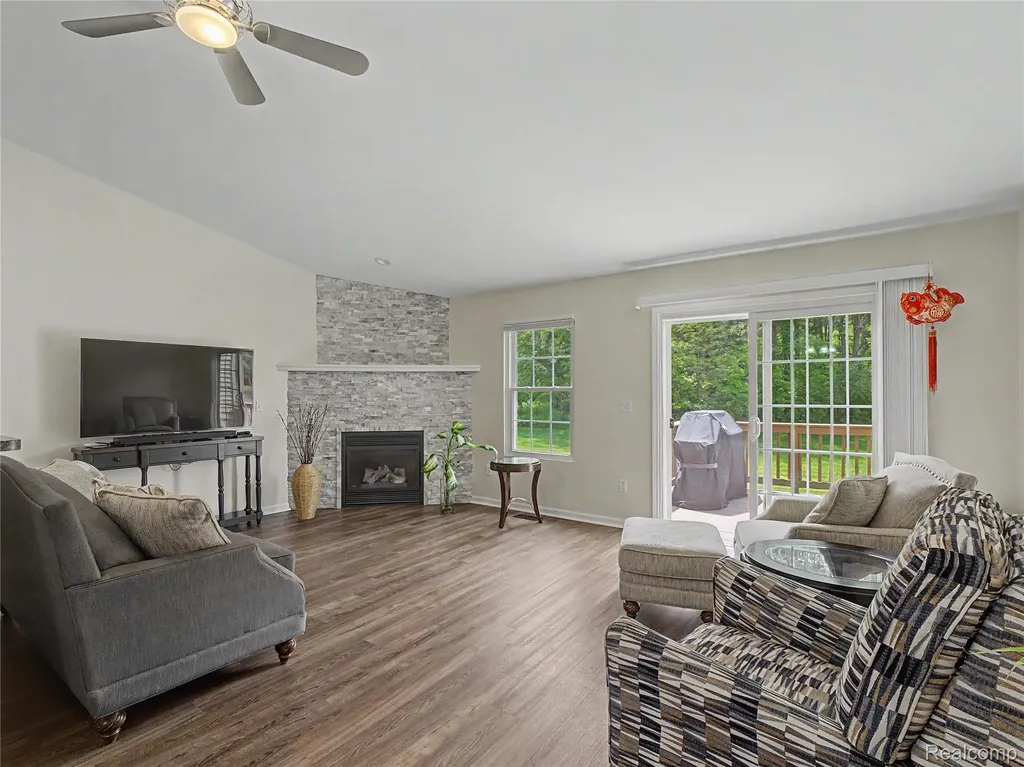 2263 Crystal Crossing Drive Marion Township MI 48843