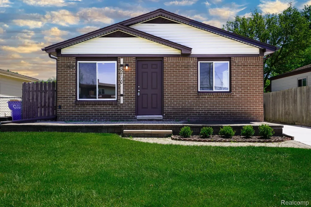 32100 Ruehle Avenue Warren City MI 48093