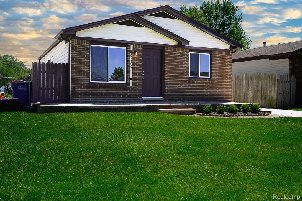 32100 Ruehle Avenue Warren City MI 48093