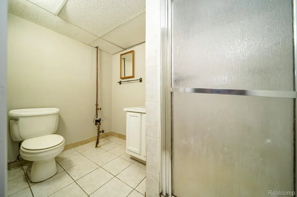 32100 Ruehle Avenue Warren City MI 48093