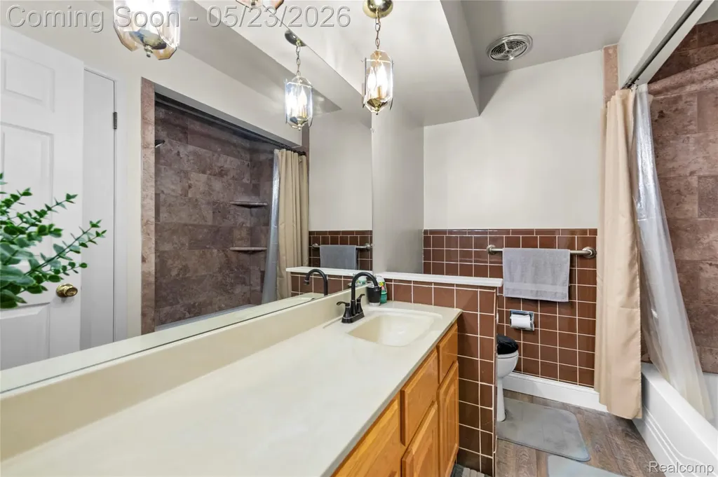 29410 Runey Drive Warren City MI 48092