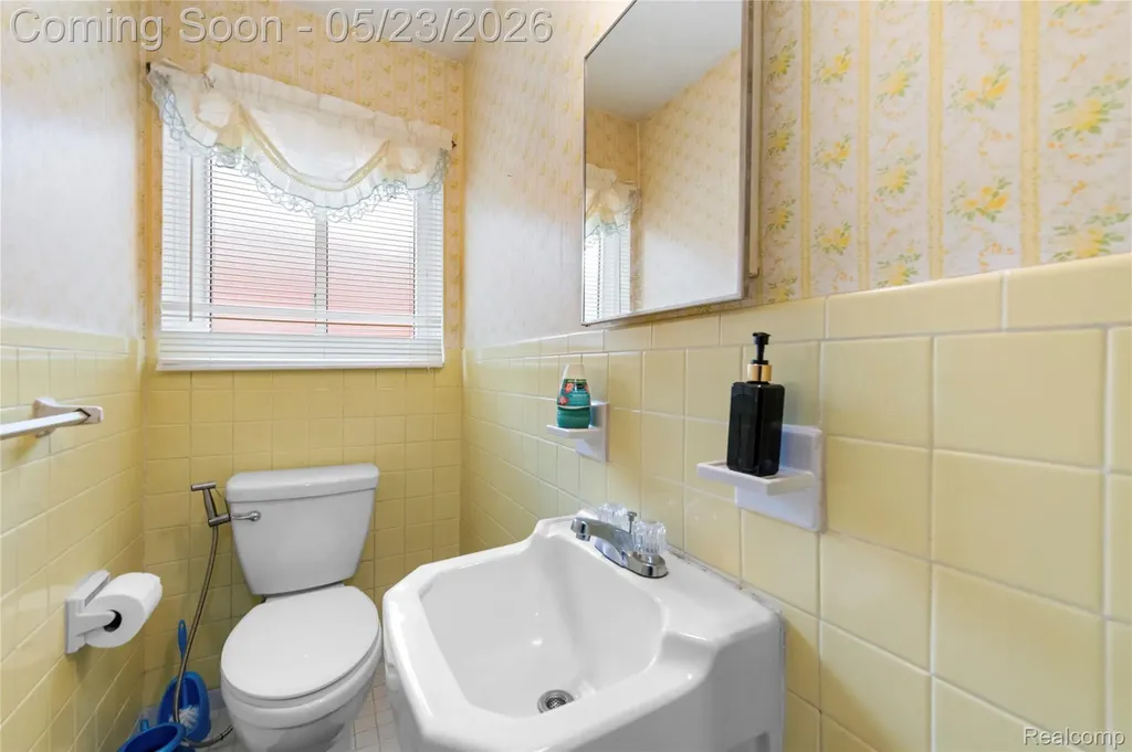 29410 Runey Drive Warren City MI 48092