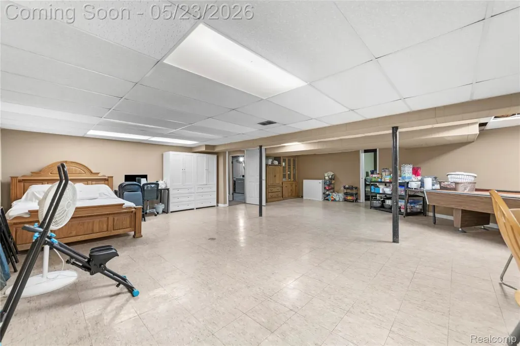 29410 Runey Drive Warren City MI 48092
