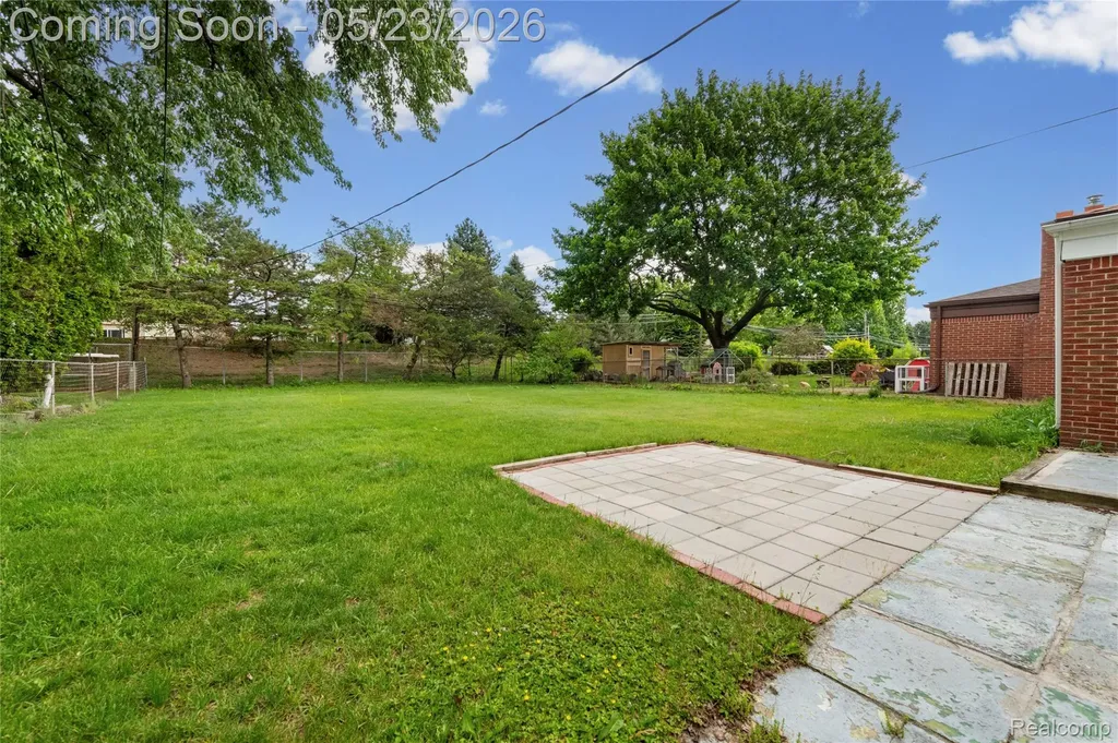 29410 Runey Drive Warren City MI 48092