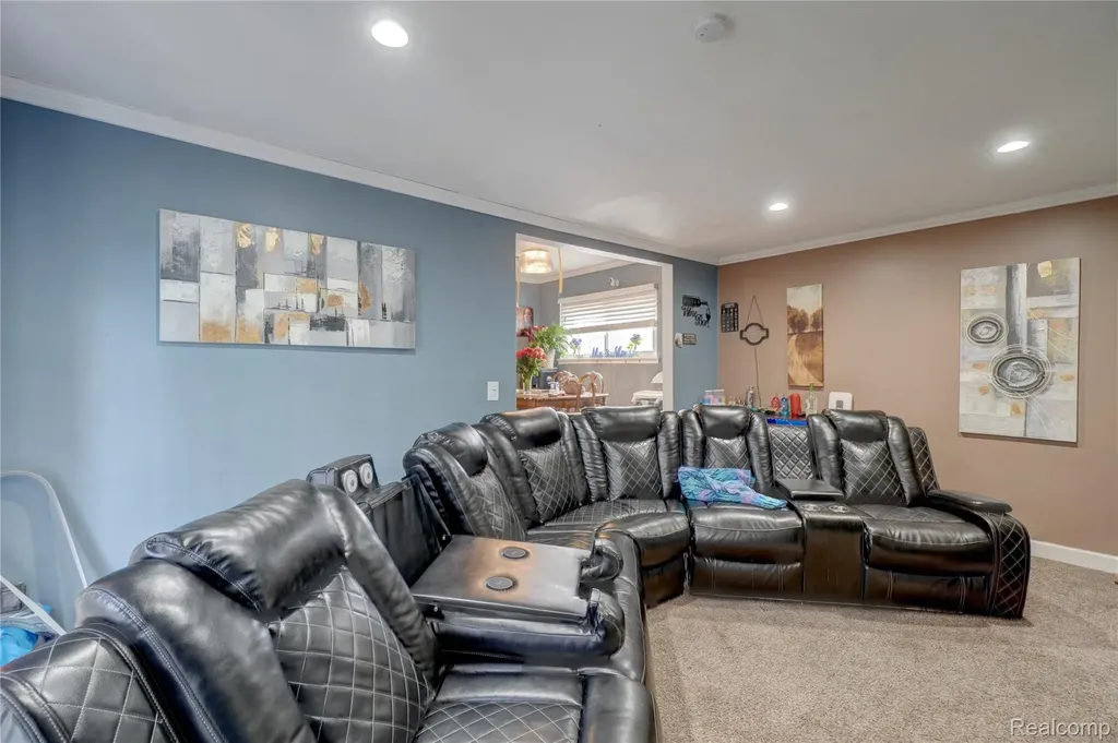 29841 Everett Street Southfield City MI 48076