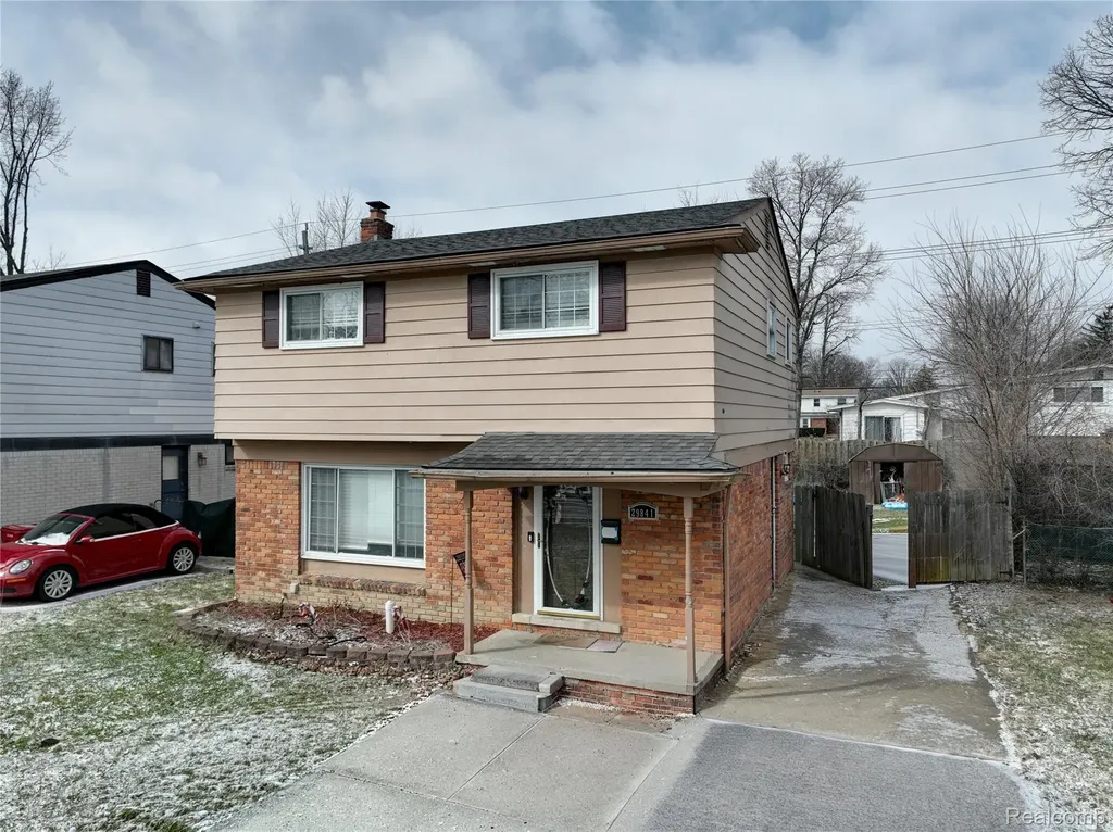 29841 Everett Street Southfield City MI 48076