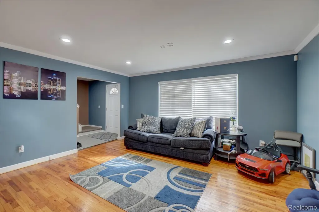 29841 Everett Street Southfield City MI 48076
