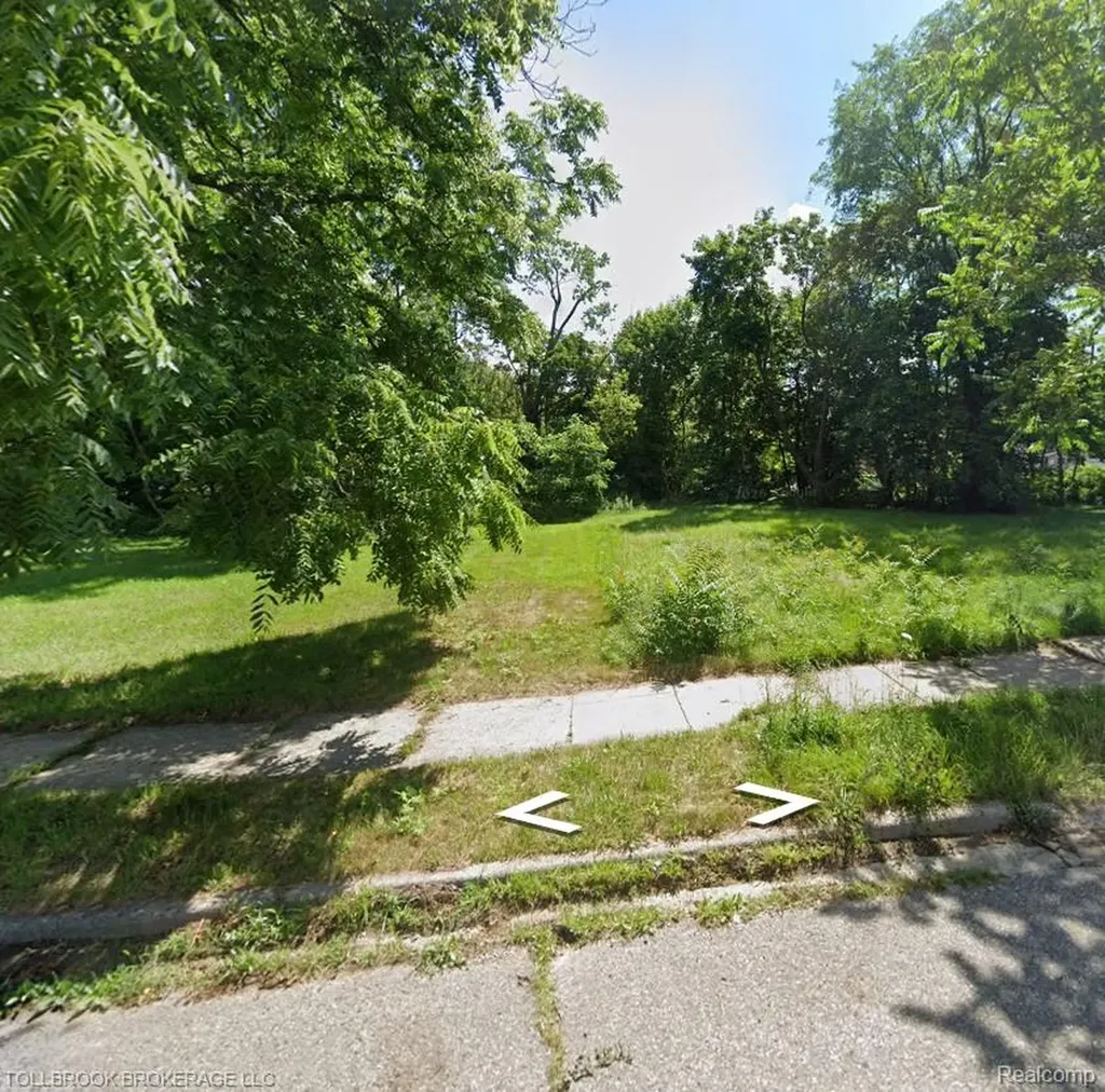 00 N Roselawn Pontiac City MI 48342