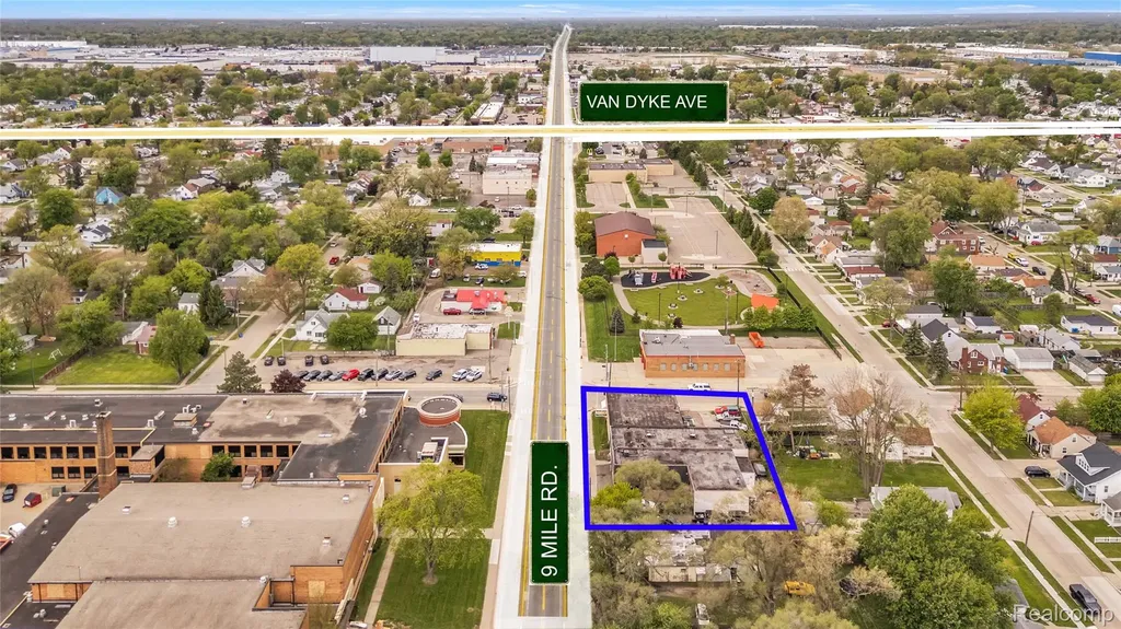 8407 E 9 Mile Road Warren City MI 48089