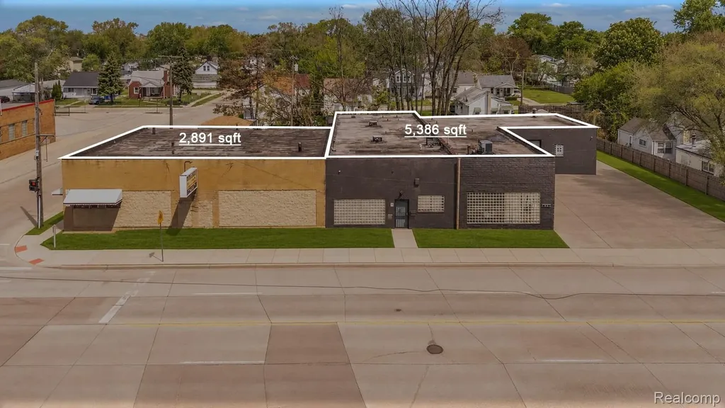 8407 E 9 Mile Road Warren City MI 48089