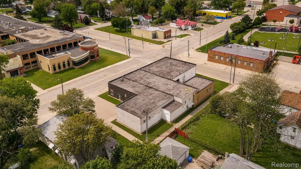 8407 E 9 Mile Road Warren City MI 48089
