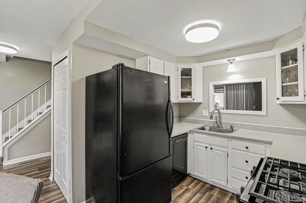 17010 Kingsbrooke Drive Clinton Charter Township MI 48038