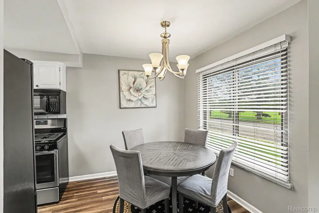 17010 Kingsbrooke Drive Clinton Charter Township MI 48038