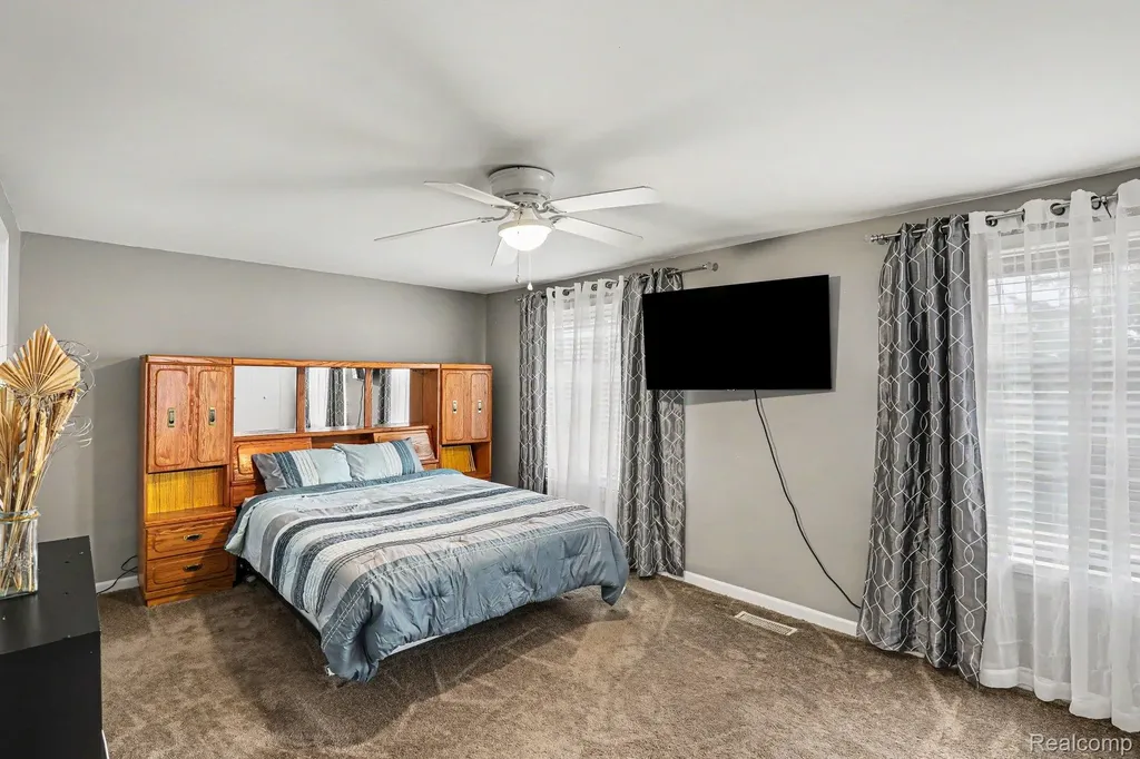 17010 Kingsbrooke Drive Clinton Charter Township MI 48038