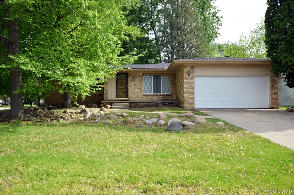 5200 Wishing Well Drive Grand Blanc Charter Township MI 48439