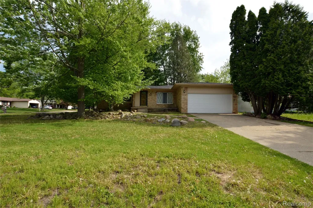 5200 Wishing Well Drive Grand Blanc Charter Township MI 48439