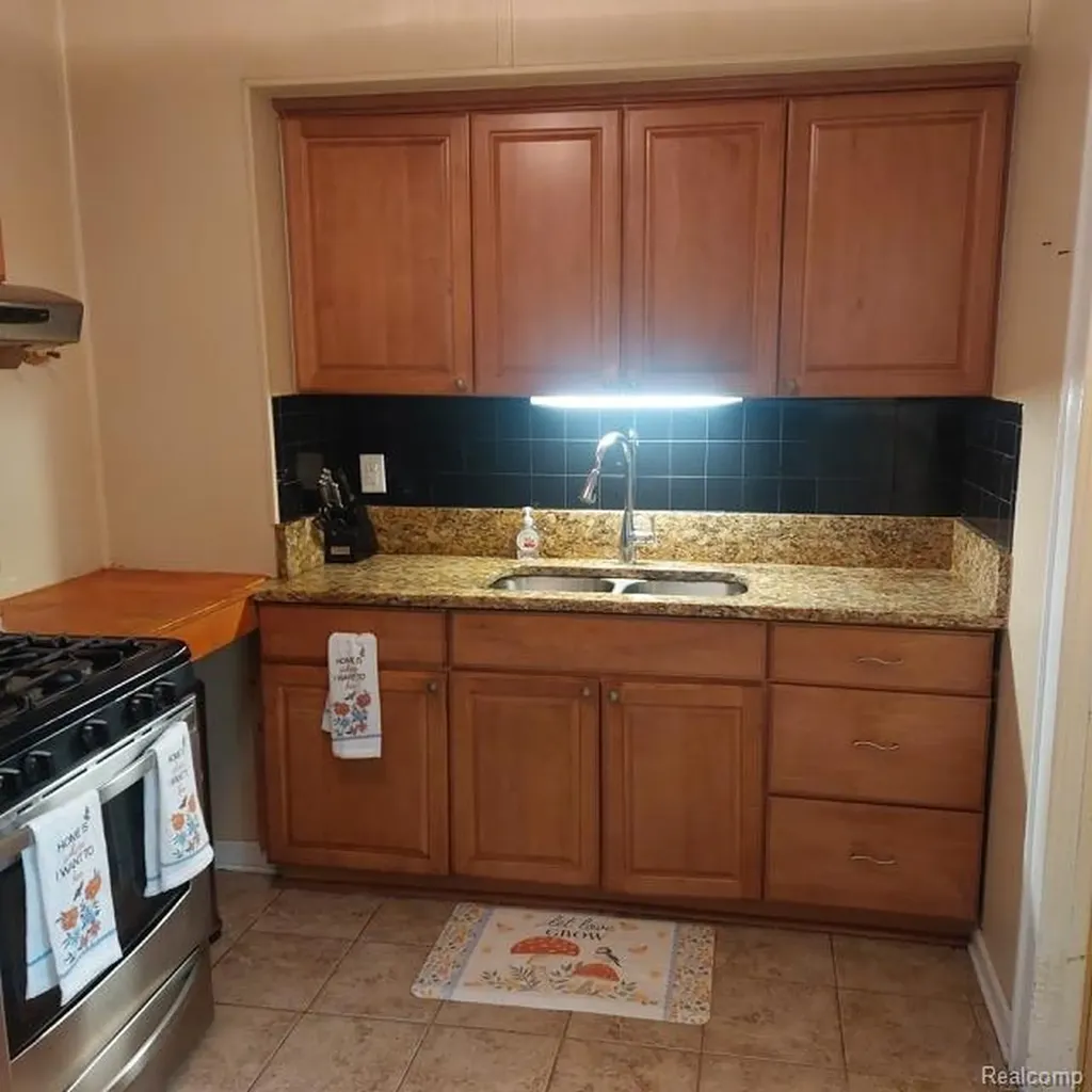 269 Eastlawn Street Detroit City MI 48215