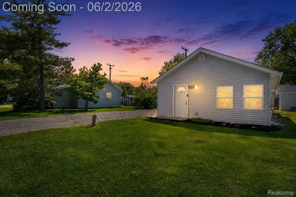 4333 Avenue E Frenchtown Township MI 48166