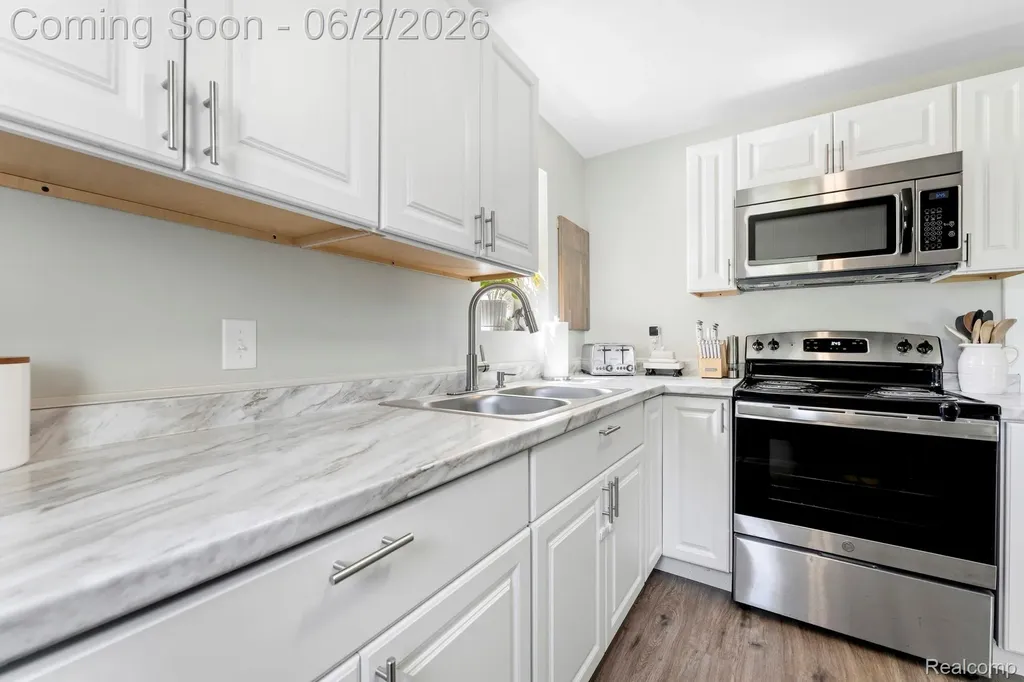 4333 Avenue E Frenchtown Township MI 48166