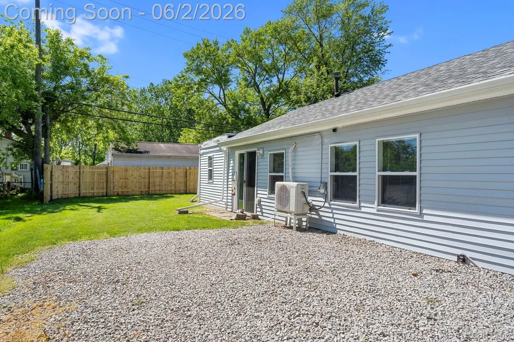 4333 Avenue E Frenchtown Township MI 48166