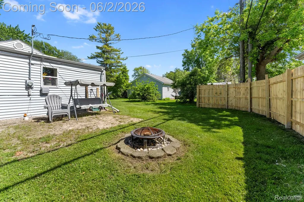 4333 Avenue E Frenchtown Township MI 48166