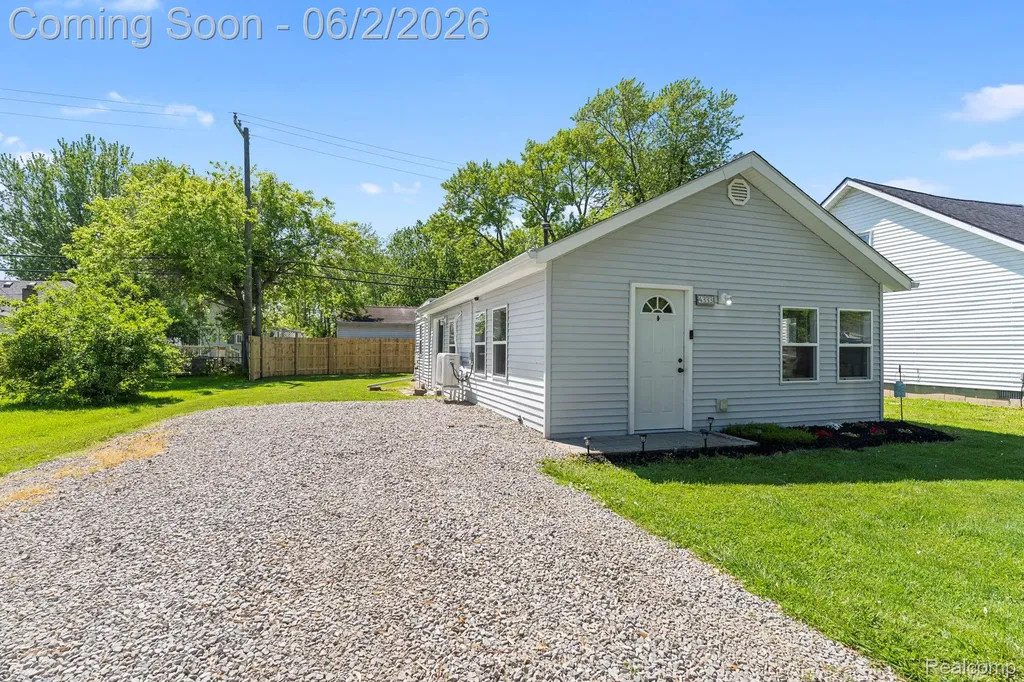 4333 Avenue E Frenchtown Township MI 48166