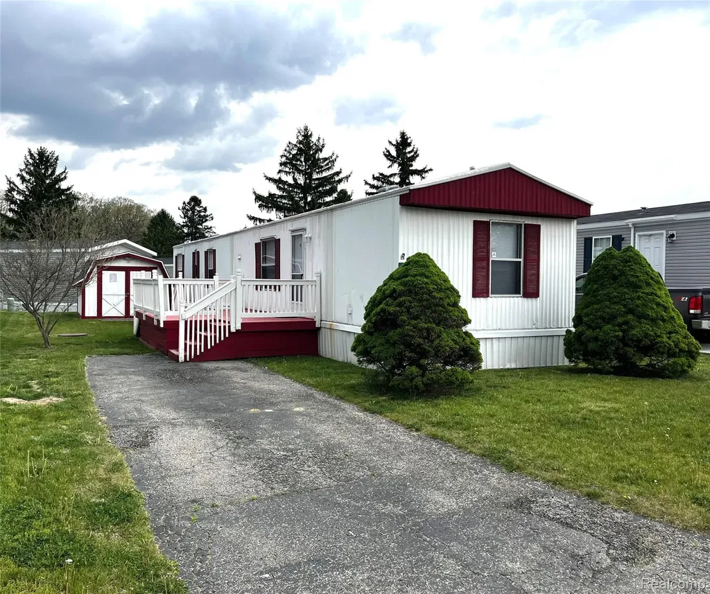 80 Pool Drive Metamora Township MI 48455
