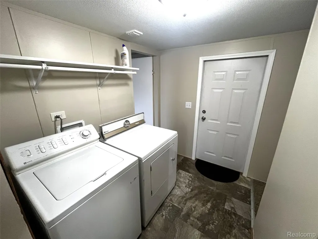 80 Pool Drive Metamora Township MI 48455