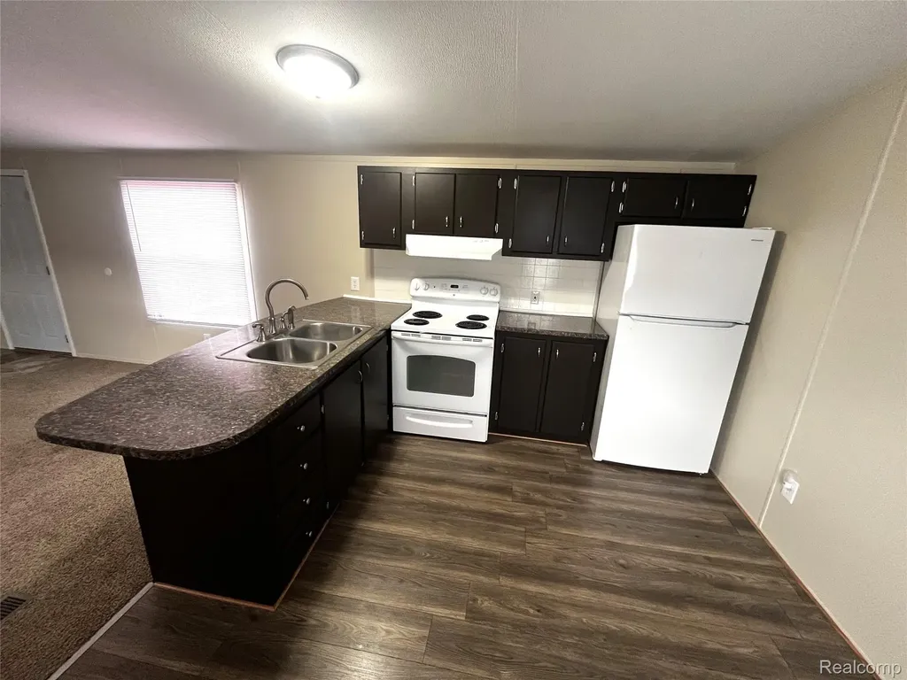 80 Pool Drive Metamora Township MI 48455