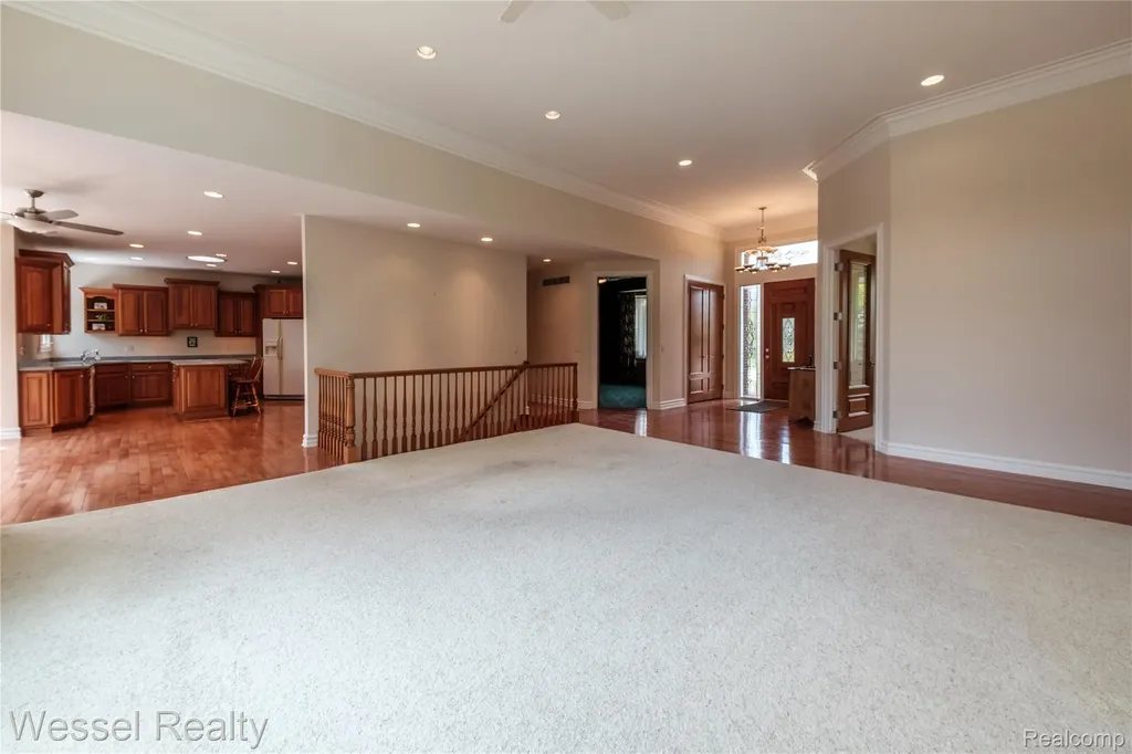 5922 Lakeview Drive Washington Township MI 48094