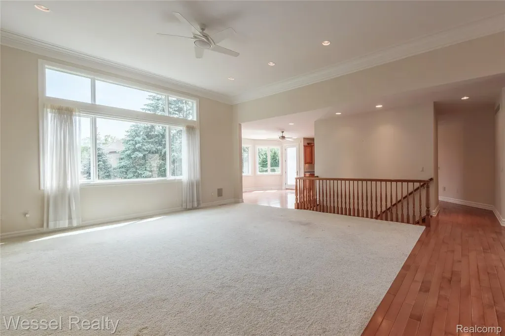5922 Lakeview Drive Washington Township MI 48094