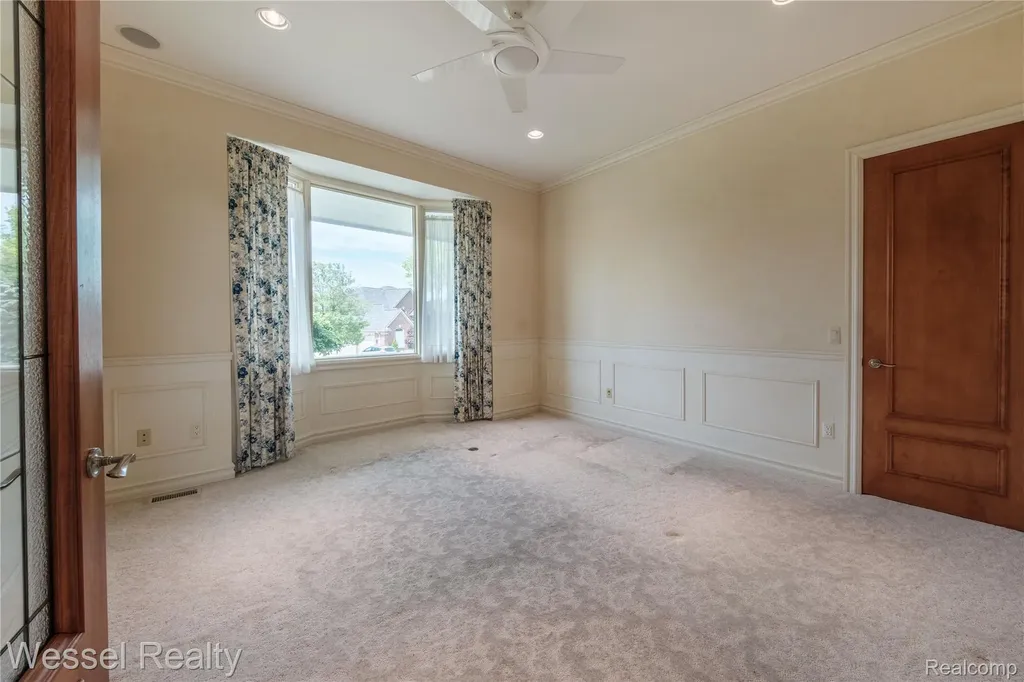 5922 Lakeview Drive Washington Township MI 48094