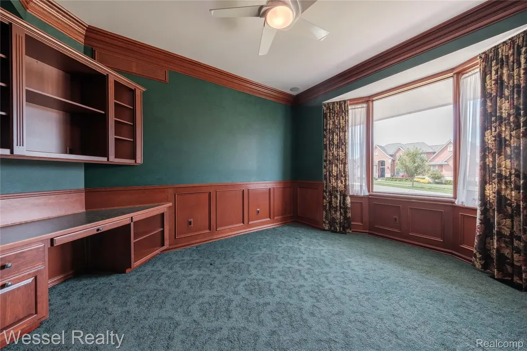 5922 Lakeview Drive Washington Township MI 48094