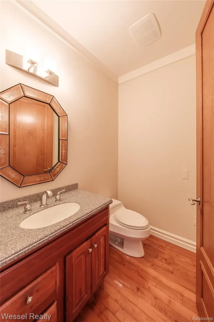 5922 Lakeview Drive Washington Township MI 48094
