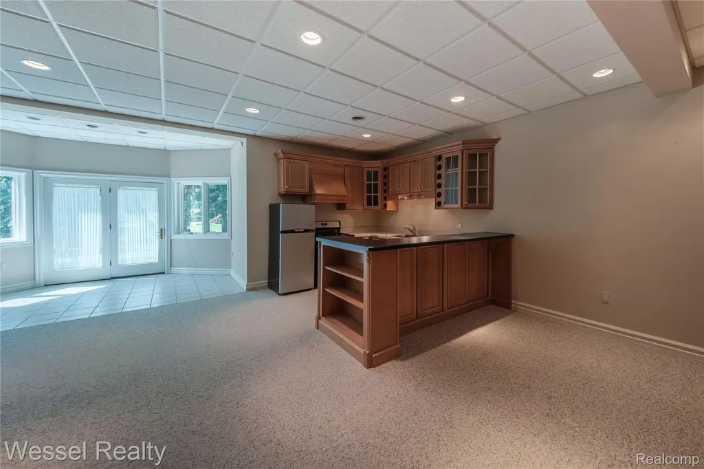 5922 Lakeview Drive Washington Township MI 48094