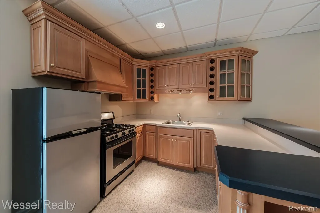 5922 Lakeview Drive Washington Township MI 48094