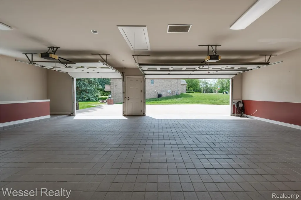 5922 Lakeview Drive Washington Township MI 48094