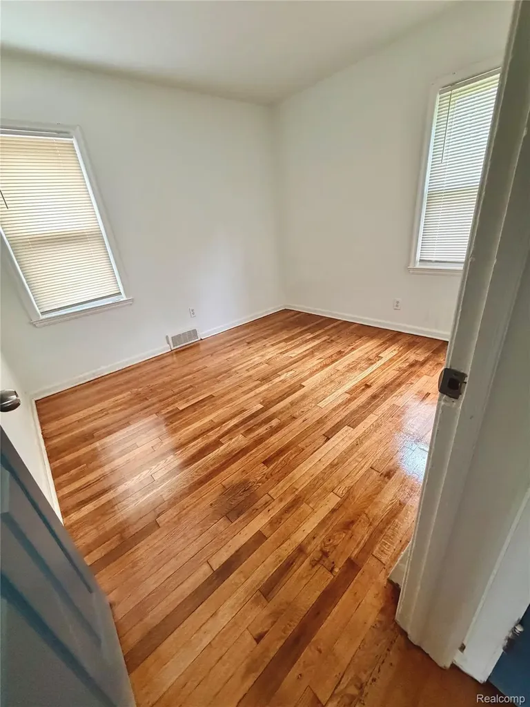 12585 Duchess Street Detroit City MI 48224