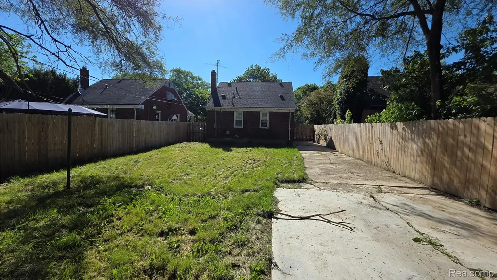 12585 Duchess Street Detroit City MI 48224