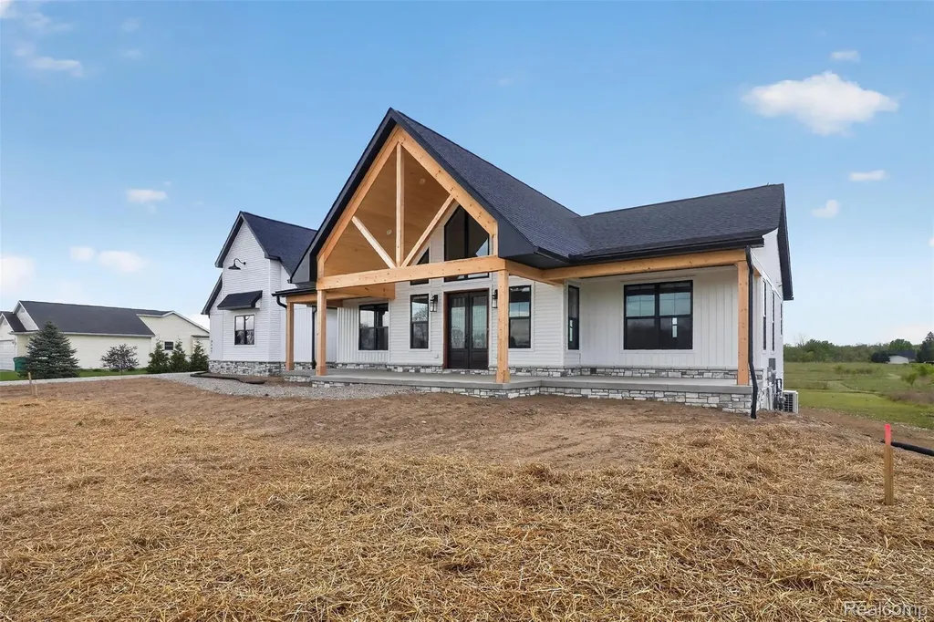 2352 Meadowood Lane Milford Charter Township MI 48380