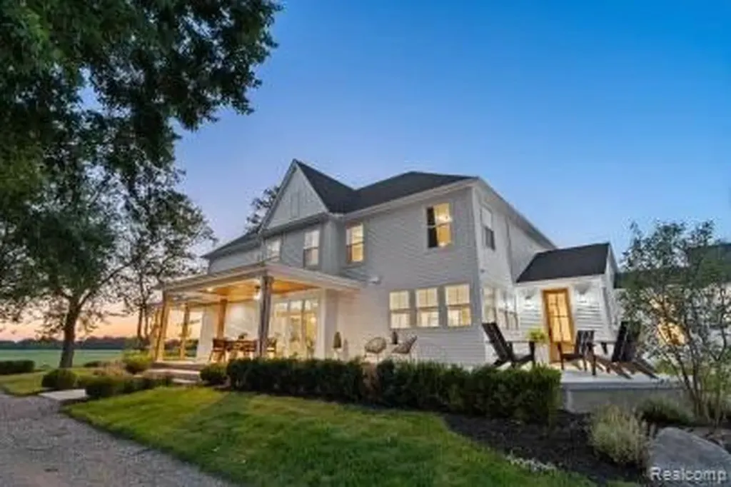 2352 Meadowood Lane Milford Charter Township MI 48380