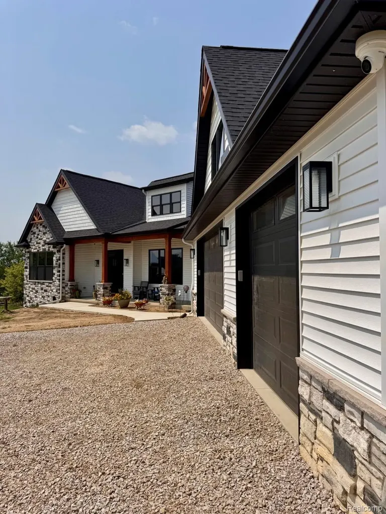 2352 Meadowood Lane Milford Charter Township MI 48380