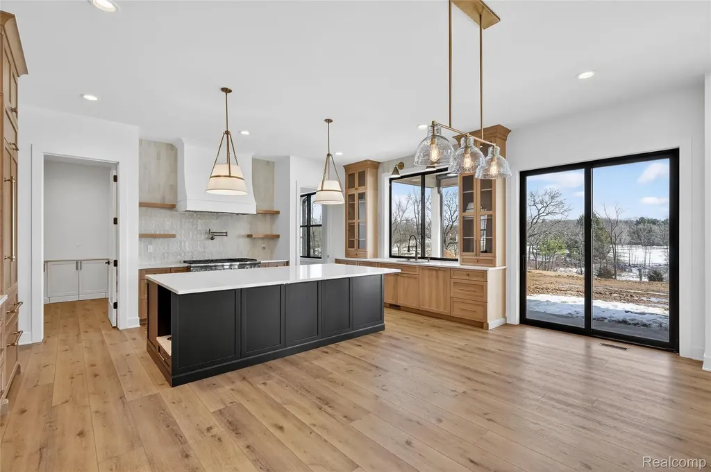 2352 Meadowood Lane Milford Charter Township MI 48380