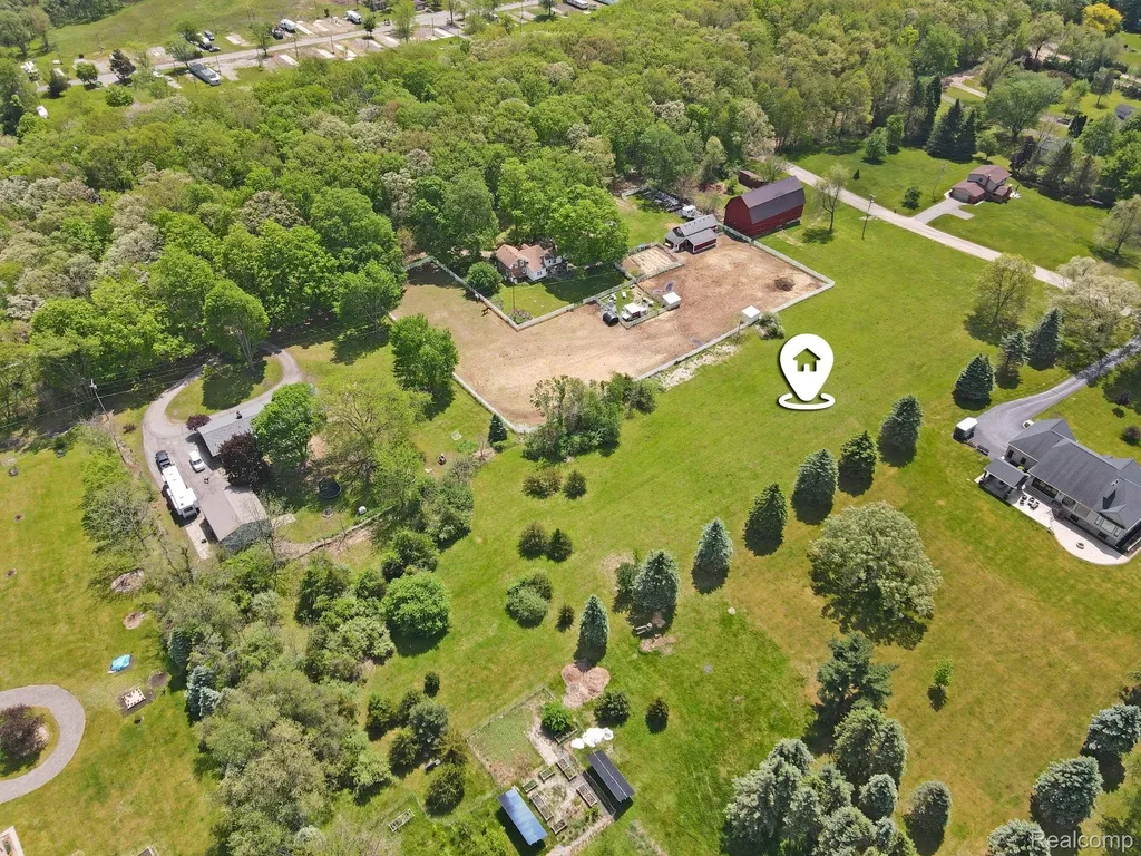 2352 Meadowood Lane Milford Charter Township MI 48380