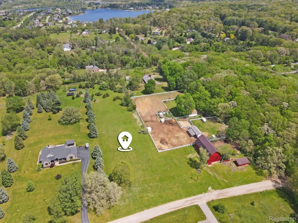 2352 Meadowood Lane Milford Charter Township MI 48380
