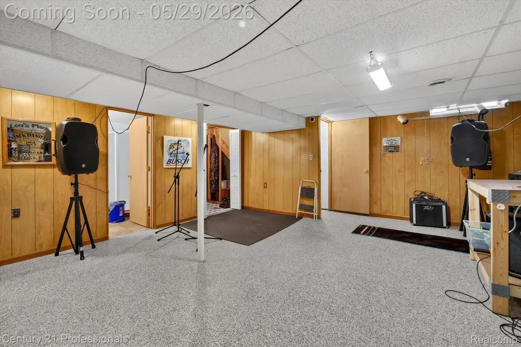 7414 Gilman Street Westland City MI 48185